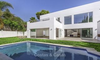 Moderne kant-en-klare luxe villa te koop, nabij het strand van Oost Marbella 17633 