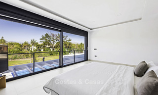 Fonkelnieuwe super-moderne luxe villa te koop, in een chique strandwijk op de grens van Marbella - Estepona 17671 