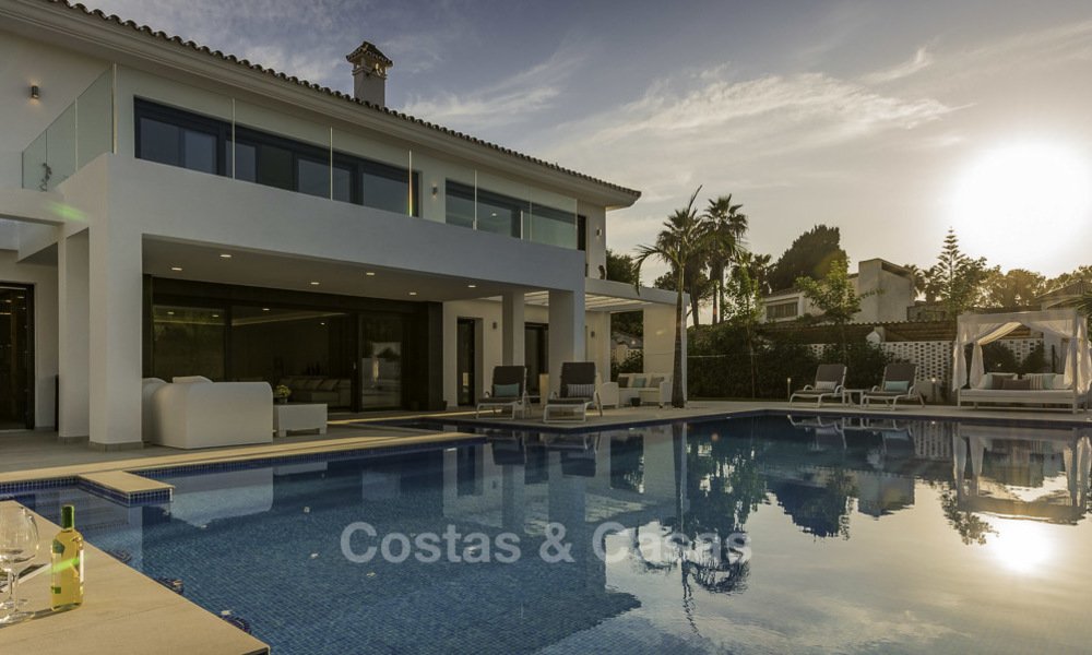 Fonkelnieuwe super-moderne luxe villa te koop, in een chique strandwijk op de grens van Marbella - Estepona 17673
