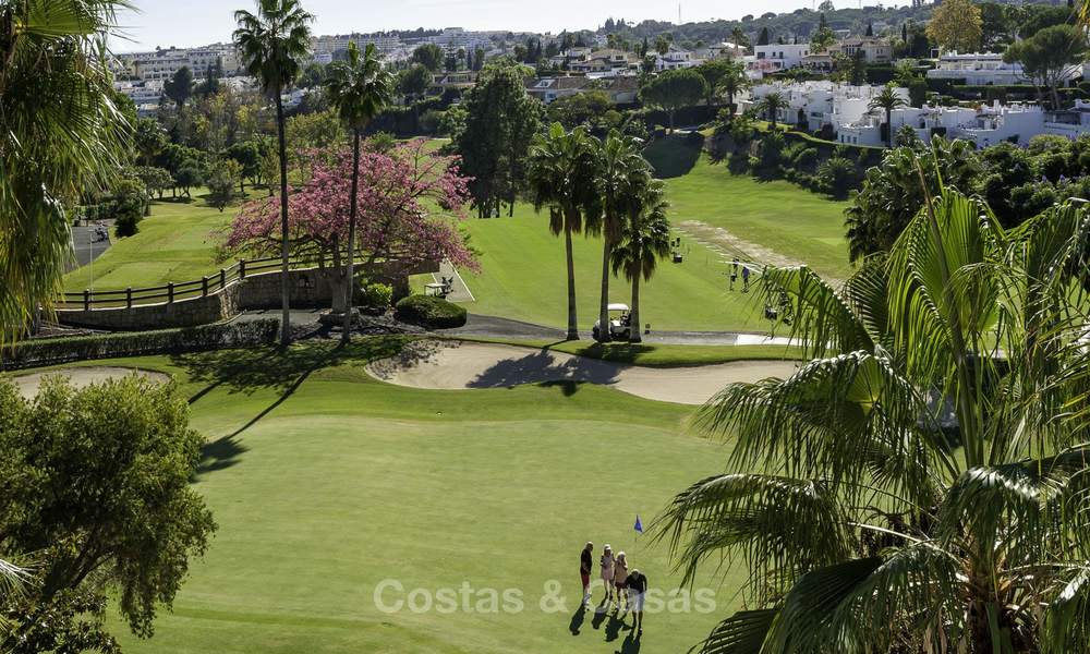Appartementen te koop, met spectaculair uitzicht en direct aan Aloha Golf in Nueva Andalucia te Marbella 17961