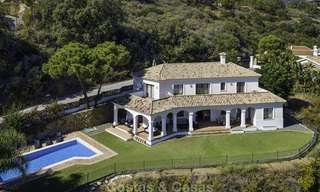 Charmante villa in Andalusische stijl in een spectaculair natuurlijk kader te koop in Benahavis - Marbella 17991 