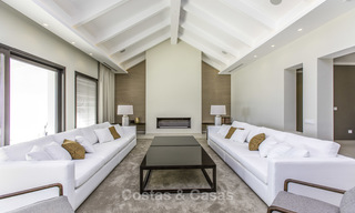 Majestueuze en zeer ruime super-de-luxe villa met prachtige tuinen te koop in Sierra Blanca, Marbella 18227 