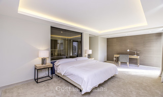 Majestueuze en zeer ruime super-de-luxe villa met prachtige tuinen te koop in Sierra Blanca, Marbella 18231 