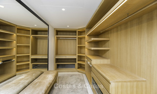 Majestueuze en zeer ruime super-de-luxe villa met prachtige tuinen te koop in Sierra Blanca, Marbella 18233 