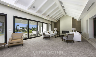 Majestueuze en zeer ruime super-de-luxe villa met prachtige tuinen te koop in Sierra Blanca, Marbella 18242 