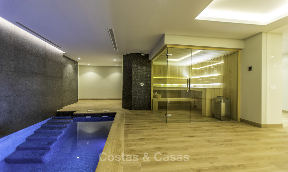 Majestueuze en zeer ruime super-de-luxe villa met prachtige tuinen te koop in Sierra Blanca, Marbella 18247