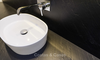 Majestueuze en zeer ruime super-de-luxe villa met prachtige tuinen te koop in Sierra Blanca, Marbella 18249 