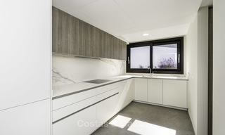 Majestueuze en zeer ruime super-de-luxe villa met prachtige tuinen te koop in Sierra Blanca, Marbella 18250 