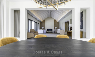 Majestueuze en zeer ruime super-de-luxe villa met prachtige tuinen te koop in Sierra Blanca, Marbella 18252 