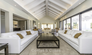 Majestueuze en zeer ruime super-de-luxe villa met prachtige tuinen te koop in Sierra Blanca, Marbella 18253 