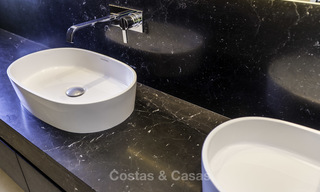 Majestueuze en zeer ruime super-de-luxe villa met prachtige tuinen te koop in Sierra Blanca, Marbella 18254 