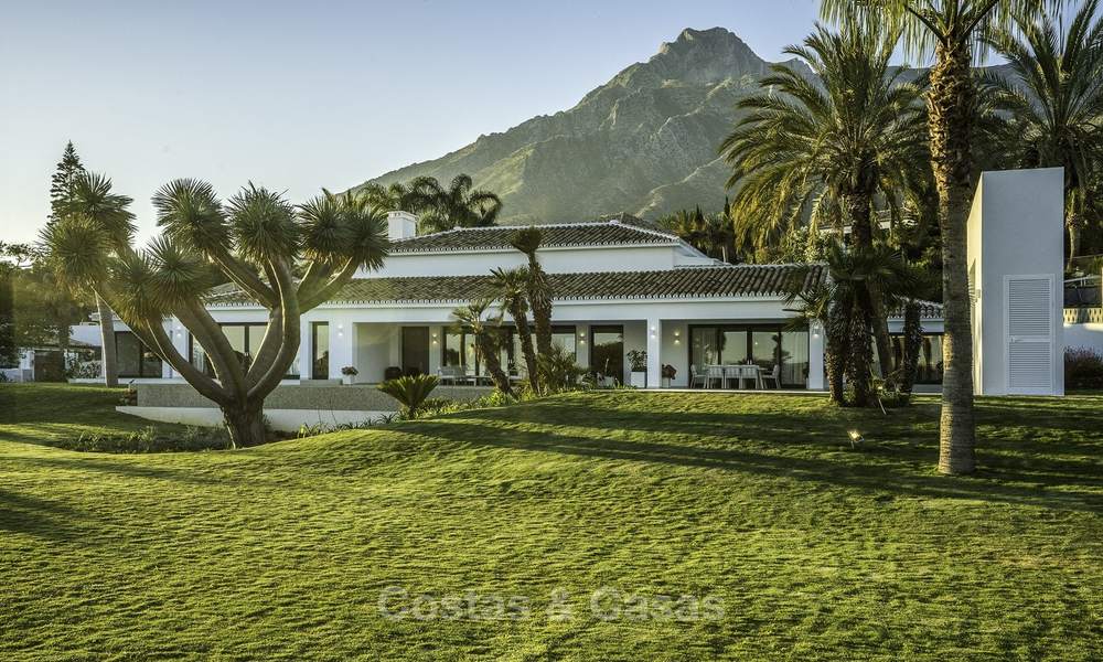 Majestueuze en zeer ruime super-de-luxe villa met prachtige tuinen te koop in Sierra Blanca, Marbella 18256