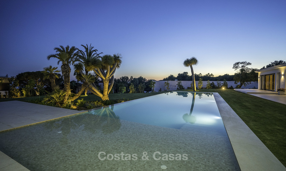 Majestueuze en zeer ruime super-de-luxe villa met prachtige tuinen te koop in Sierra Blanca, Marbella 18264