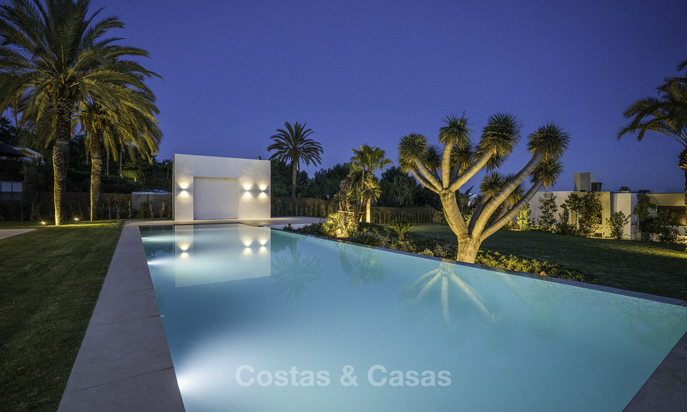 Majestueuze en zeer ruime super-de-luxe villa met prachtige tuinen te koop in Sierra Blanca, Marbella 18268