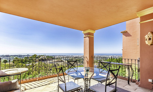 Ruim en gezellig appartement met panoramisch uitzicht op zee te koop, Benahavis - Marbella 18358