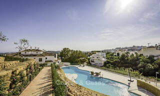 Nieuw luxe appartment te koop in een chic complex in Nueva Andalucia te Marbella 18419 