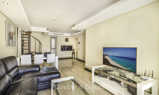 Modern penthouse appartement met privé zwembad te koop direct aan het strand, New Golden Mile, Estepona 18641 