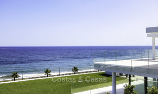 Exclusief nieuw design penthouse direct aan het strand te koop, instapklaar, op de New Golden Mile, Marbella - Estepona 18847 