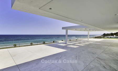 Exclusief nieuw design penthouse direct aan het strand te koop, instapklaar, op de New Golden Mile, Marbella - Estepona 18848