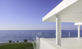 Exclusief nieuw design penthouse direct aan het strand te koop, instapklaar, op de New Golden Mile, Marbella - Estepona 18849 
