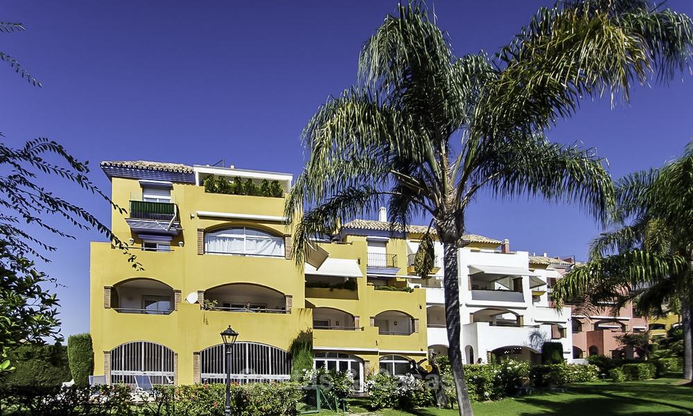 Ruim penthouse appartement te koop op de Golden Mile, Marbella, met het strand en alle voorzieningen binnen handbereik 19090