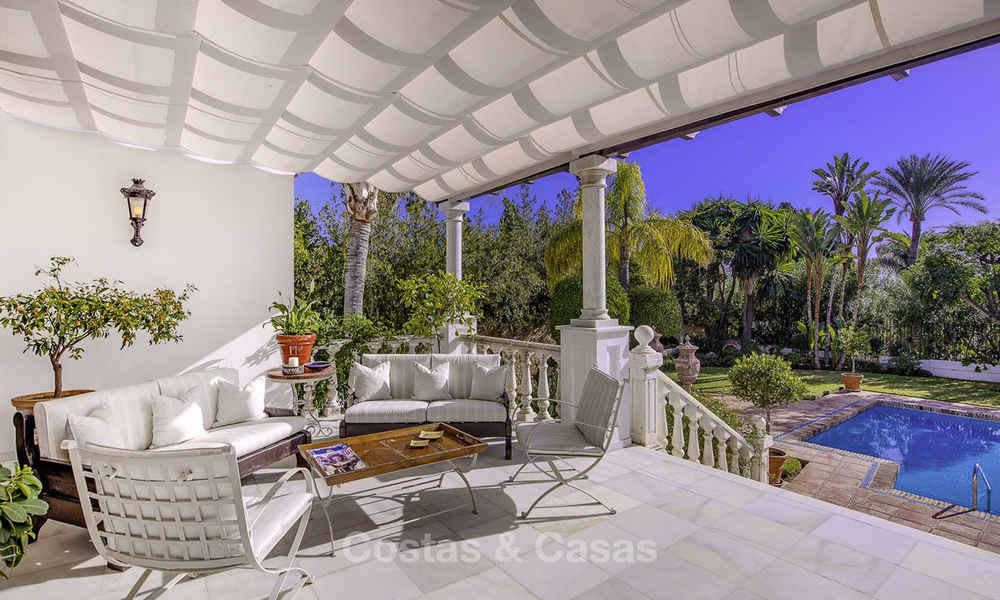 Charmante Italiaanse rustieke villa op een dubbel perceel te koop, volledig gerenoveerd, Marbella - Estepona 19320