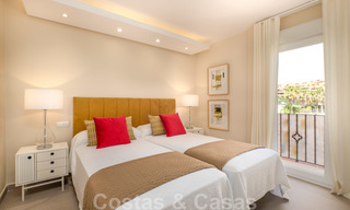 Mooi, volledig gerenoveerd eerstelijns strand penthouse appartement met prachtig zeezicht te koop, West-Estepona 26820 