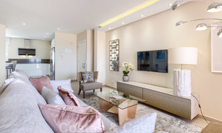 Mooi, volledig gerenoveerd eerstelijns strand penthouse appartement met prachtig zeezicht te koop, West-Estepona 26827 