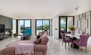 Recentelijk volledig gerenoveerde traditionele villa met zee en bergzicht te koop, Nueva Andalucia, Marbella 33639 