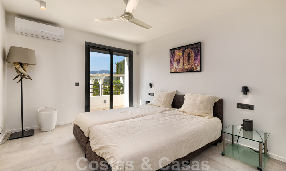 Recentelijk volledig gerenoveerde traditionele villa met zee en bergzicht te koop, Nueva Andalucia, Marbella 33663