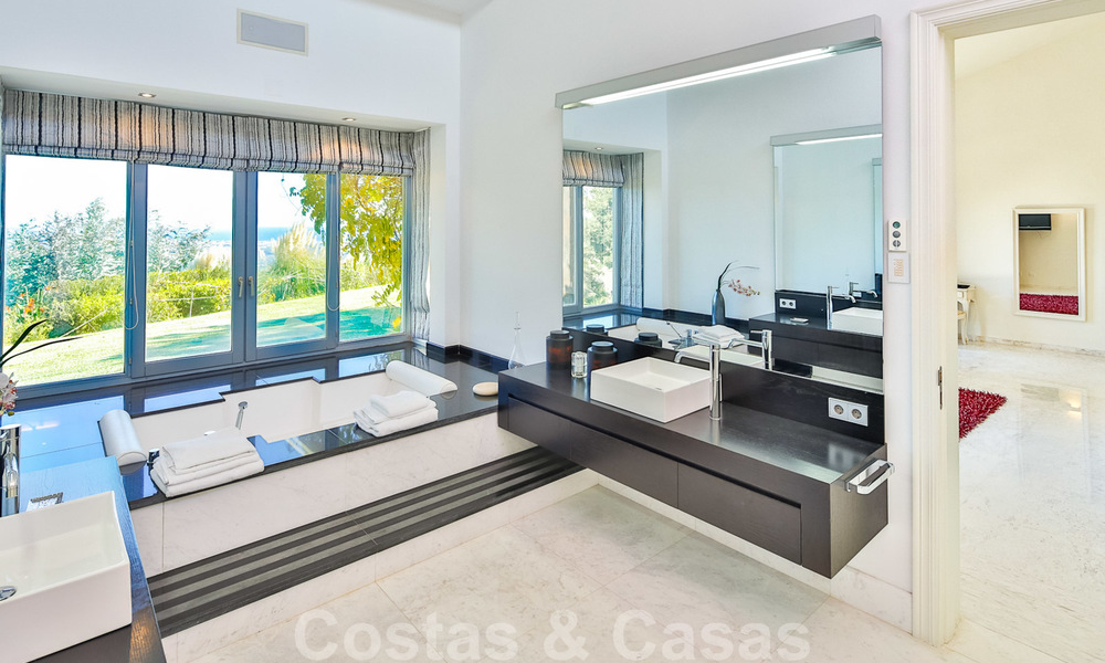 Eminente luxe villa op een supergroot perceel en met een onklopbaar 360º panoramisch uitzicht te koop, Oost-Marbella 19766