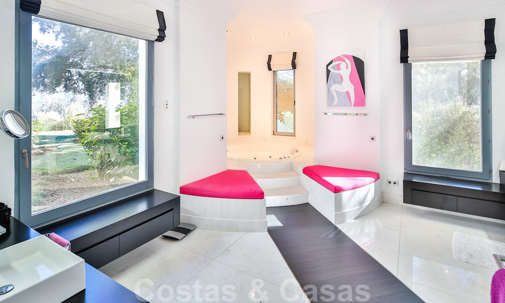 Eminente luxe villa op een supergroot perceel en met een onklopbaar 360º panoramisch uitzicht te koop, Oost-Marbella 19779