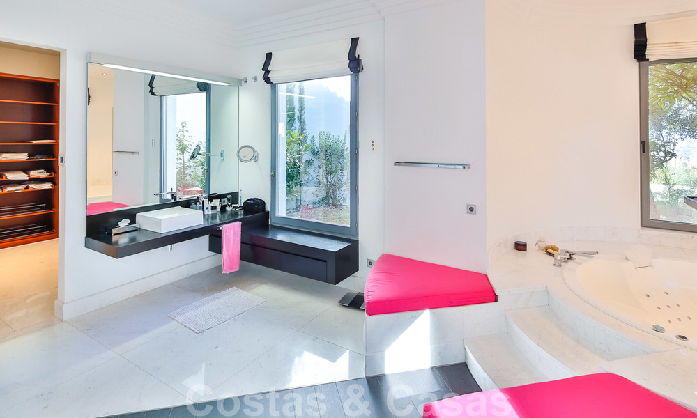 Eminente luxe villa op een supergroot perceel en met een onklopbaar 360º panoramisch uitzicht te koop, Oost-Marbella 19783