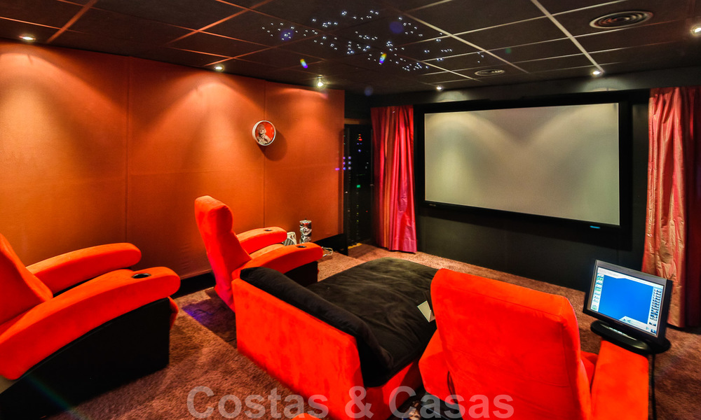 Eminente luxe villa op een supergroot perceel en met een onklopbaar 360º panoramisch uitzicht te koop, Oost-Marbella 19791