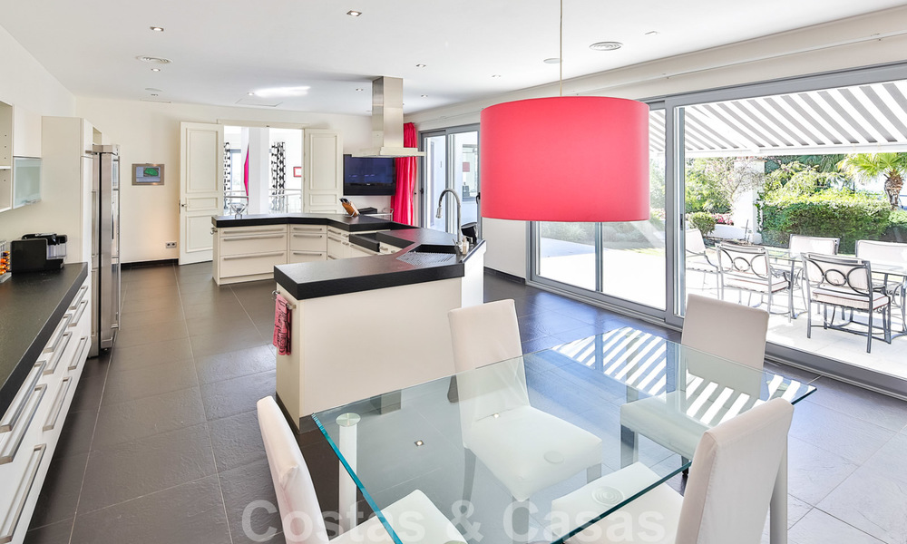 Eminente luxe villa op een supergroot perceel en met een onklopbaar 360º panoramisch uitzicht te koop, Oost-Marbella 19795