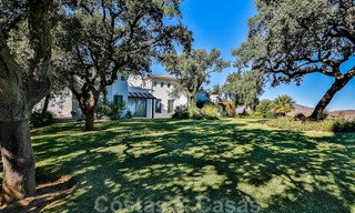 Eminente luxe villa op een supergroot perceel en met een onklopbaar 360º panoramisch uitzicht te koop, Oost-Marbella 19823 