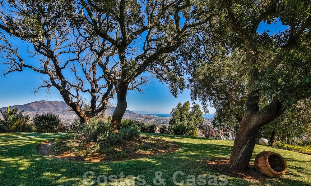 Eminente luxe villa op een supergroot perceel en met een onklopbaar 360º panoramisch uitzicht te koop, Oost-Marbella 19825