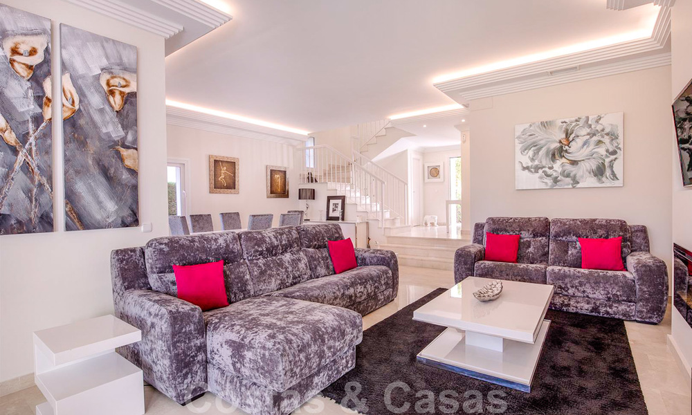 Mooi ingerichte, half vrijstaande schakelwoning te koop, op de eerste lijn van een prestigieuze golfbaan te Benahavis - Marbella 19895