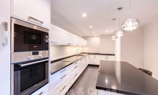 Mooi ingerichte, half vrijstaande schakelwoning te koop, op de eerste lijn van een prestigieuze golfbaan te Benahavis - Marbella 19900 