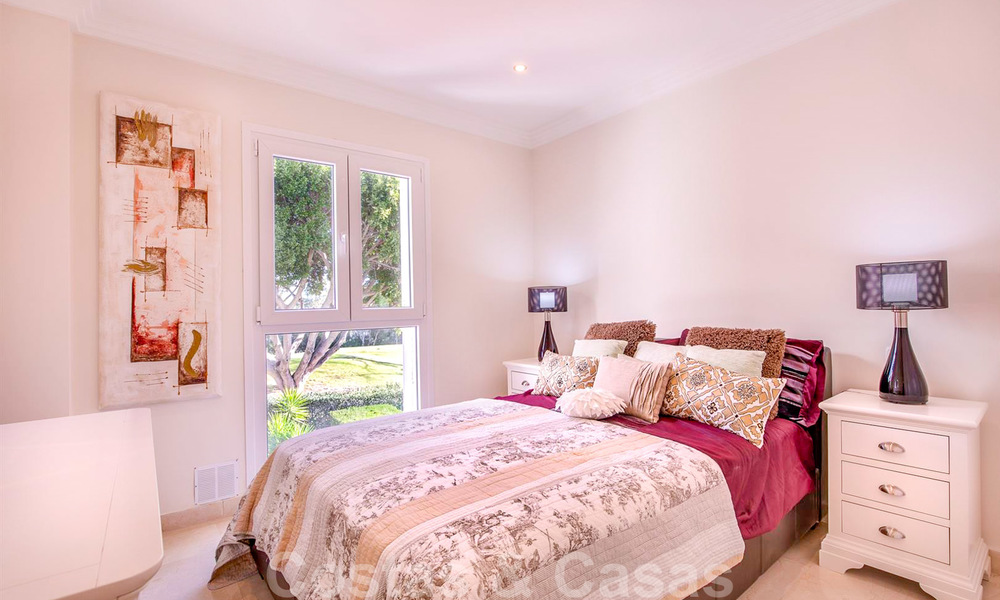 Mooi ingerichte, half vrijstaande schakelwoning te koop, op de eerste lijn van een prestigieuze golfbaan te Benahavis - Marbella 19906