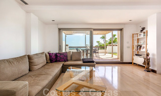 Ruim modern appartement met zicht op zee en golfbaan te koop in Benahavis - Marbella 20012 