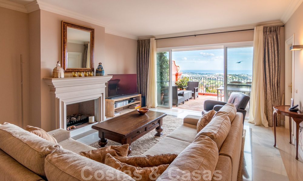Prachtig penthouse appartement met panoramisch uitzicht op zee en de bergen te koop in Benahavis - Marbella 20231