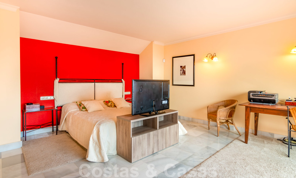 Prachtig penthouse appartement met panoramisch uitzicht op zee en de bergen te koop in Benahavis - Marbella 20243