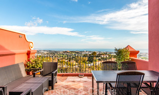 Prachtig penthouse appartement met panoramisch uitzicht op zee en de bergen te koop in Benahavis - Marbella 20253 
