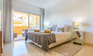 Mooi appartement met groot terras en prachtig uitzicht op zee te koop in een luxe complex met veel voorzieningen in Nueva Andalucia, Marbella 20121 
