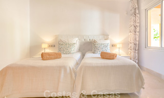Mooi appartement met groot terras en prachtig uitzicht op zee te koop in een luxe complex met veel voorzieningen in Nueva Andalucia, Marbella 20136 