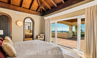 Luxevilla te koop in een klassieke stijl met zeezicht in een golfwijk in Marbella - Benahavis 41497 
