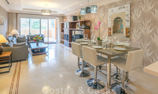 Elegant, recentelijk gerenoveerd appartement met mooi open uitzicht te koop in een prestigieus complex in Nueva Andalucía, Marbella 20317 
