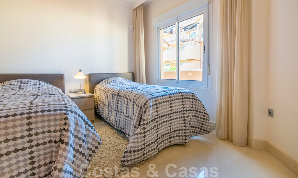 Zeldzaam, zeer mooi penthouse appartement met groot terras en adembenemend zeezicht te koop in Nueva Andalucia, Marbella 20339