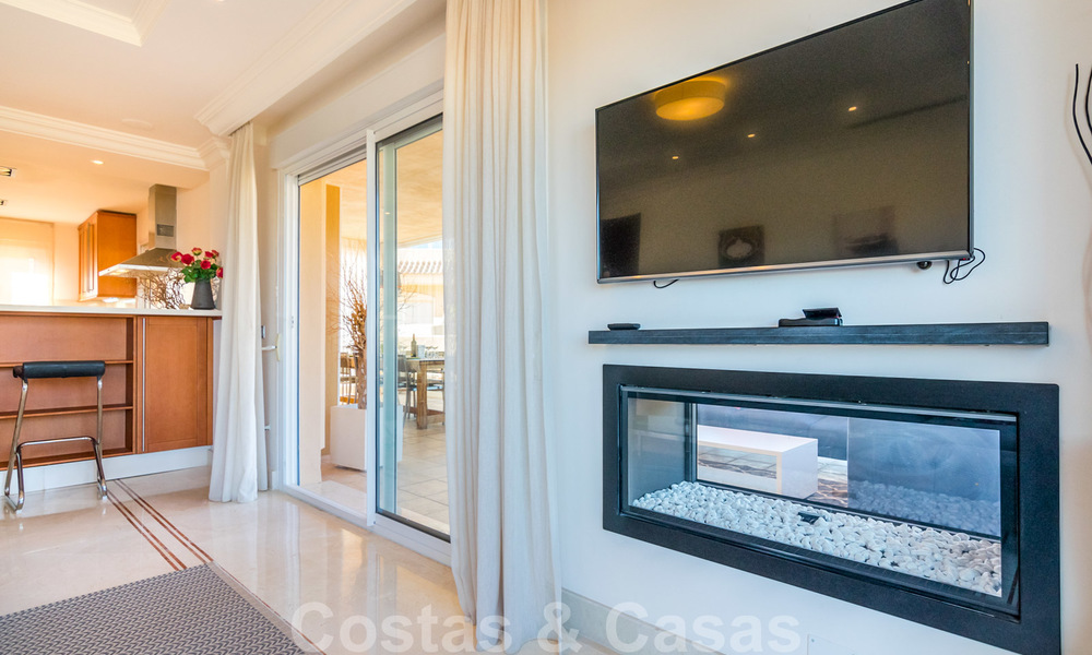Zeldzaam, zeer mooi penthouse appartement met groot terras en adembenemend zeezicht te koop in Nueva Andalucia, Marbella 20364